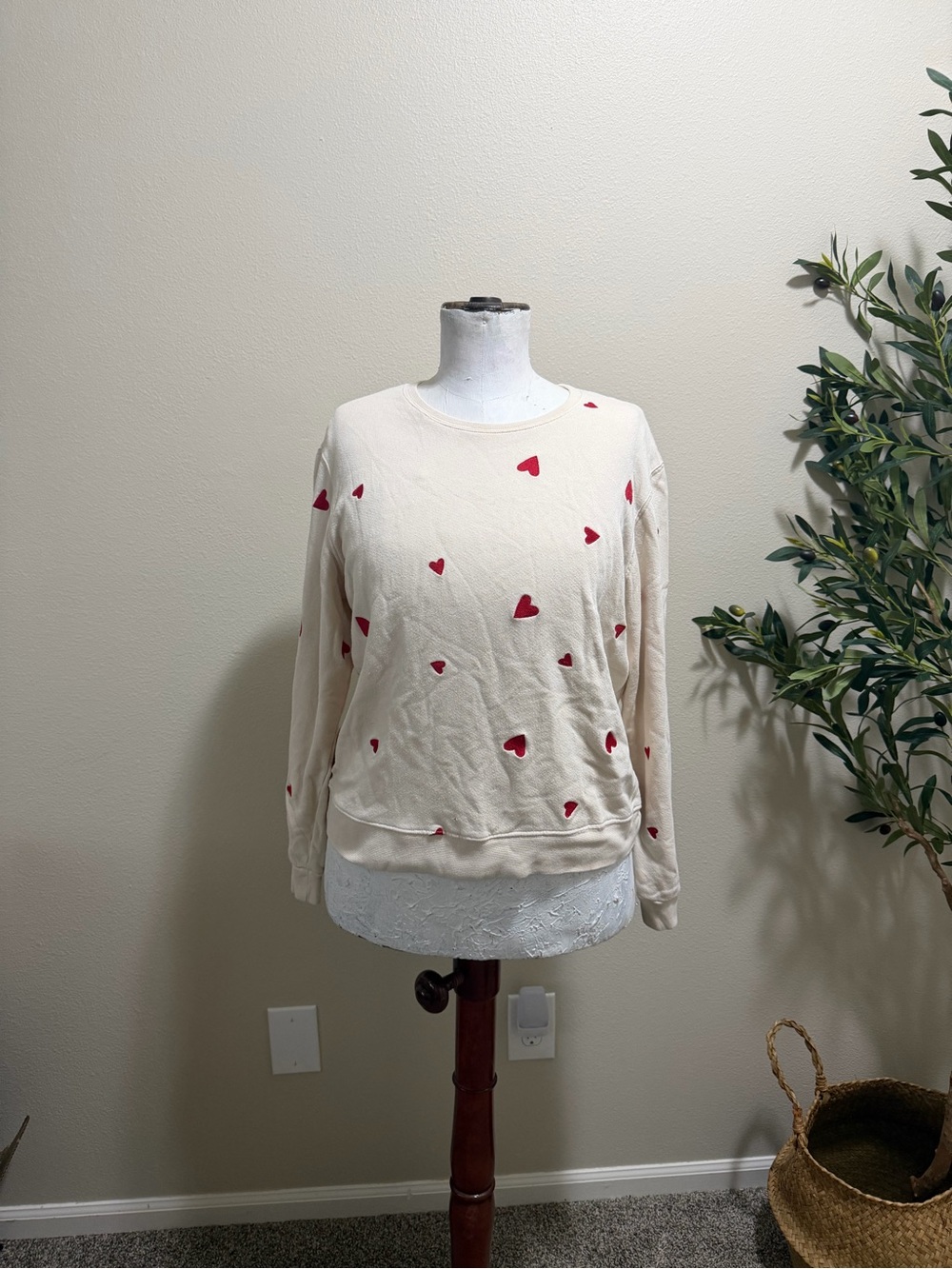 Monrow Cream Knit Top with Black Logo Tag